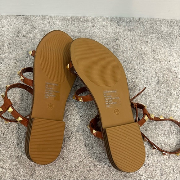 NWOB Steve Madden Madden Girl Studded Ankle Strap Gladiator Sandals - Picture 7 of 8